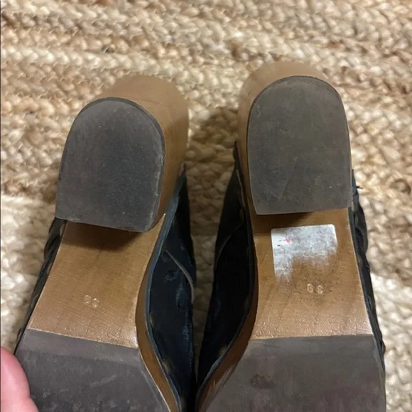 Ulla Johnson Black Floral Clogs with Wooden Heel - Picture 4 of 6